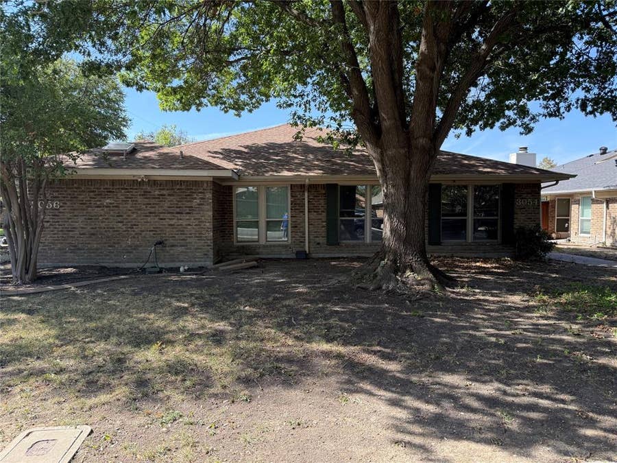 Property photo for 3054 Airhaven Street, Dallas, TX