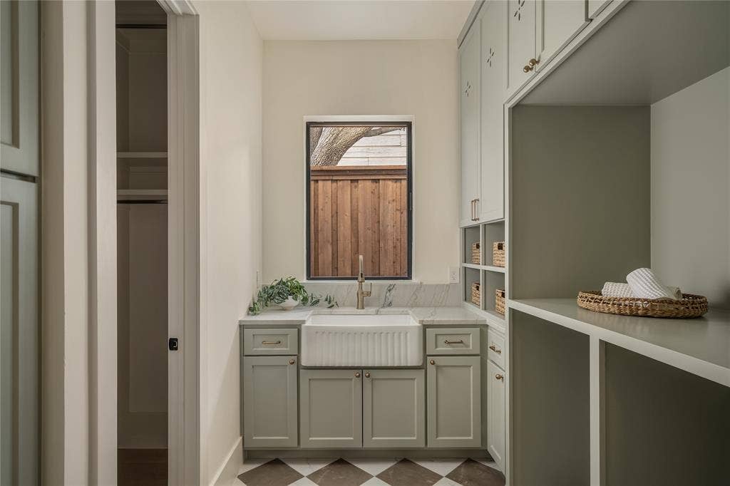 4722 Cowan Avenue, Dallas, TX 75209 4722 Cowan Avenue, Dallas, TX 75209