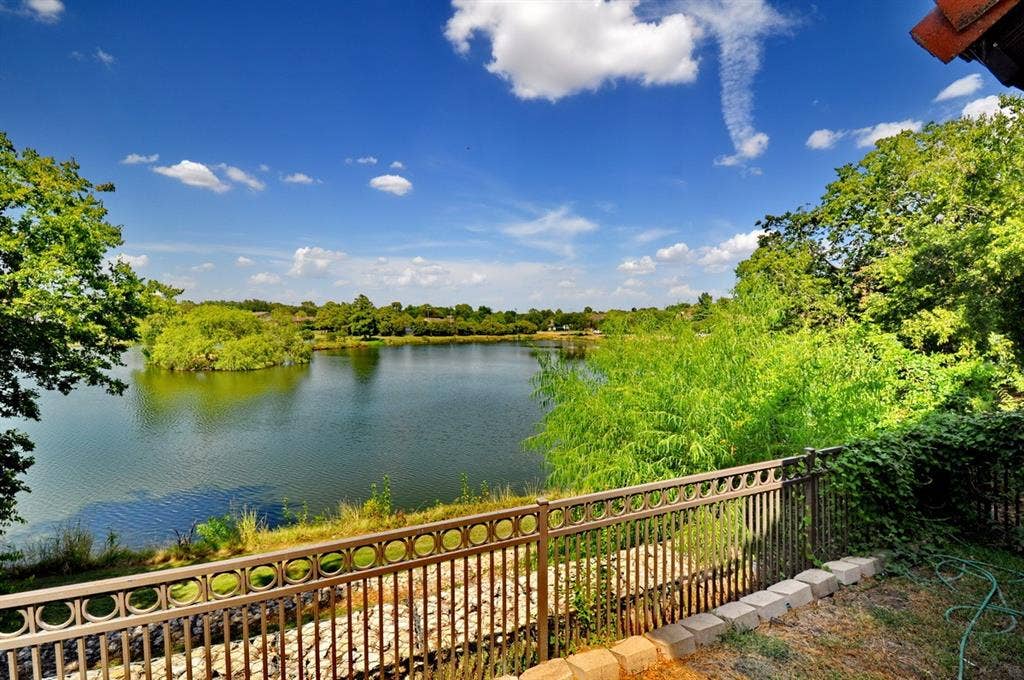 2610 Lakehill Lane, #6a, Carrollton, TX 75006 2610 Lakehill Lane, #6a, Carrollton, TX 75006