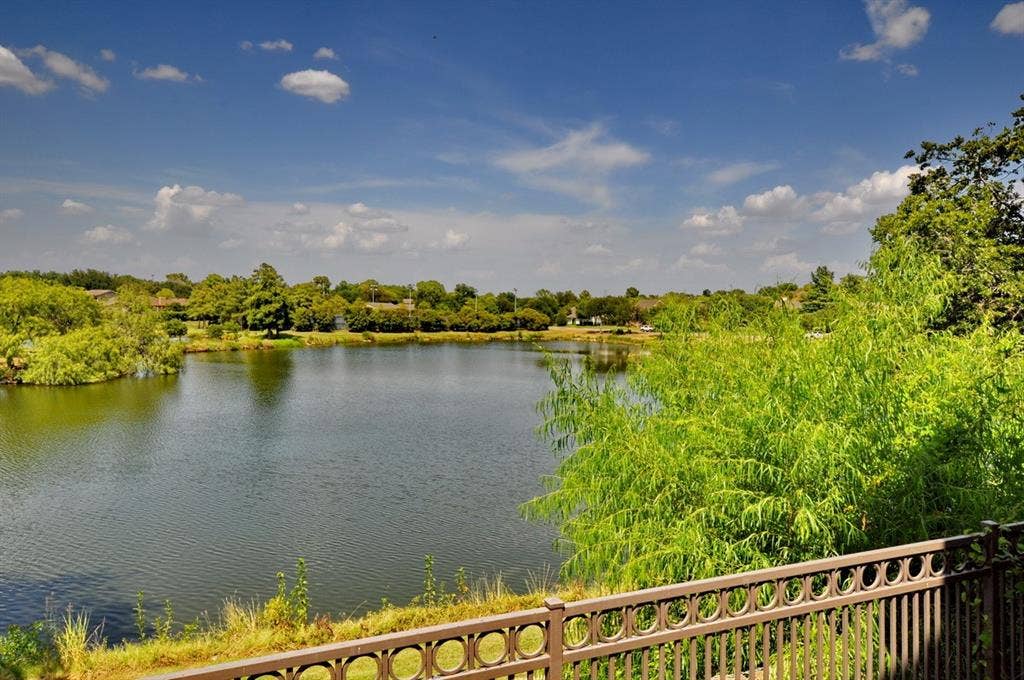 2610 Lakehill Lane, #6a, Carrollton, TX 75006 2610 Lakehill Lane, #6a, Carrollton, TX 75006