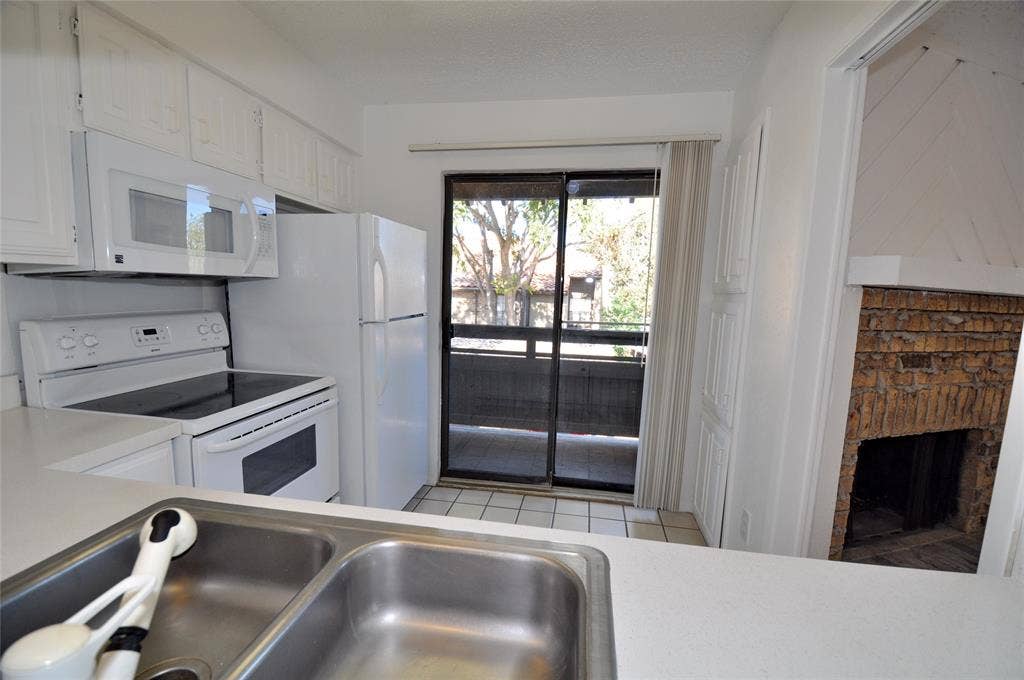 2610 Lakehill Lane, #6a, Carrollton, TX 75006 2610 Lakehill Lane, #6a, Carrollton, TX 75006
