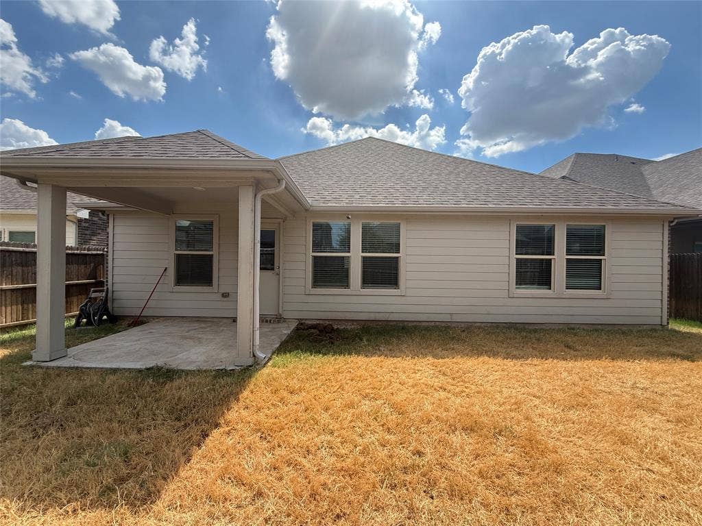 621 Fletcher Drive, Fate, TX 75087