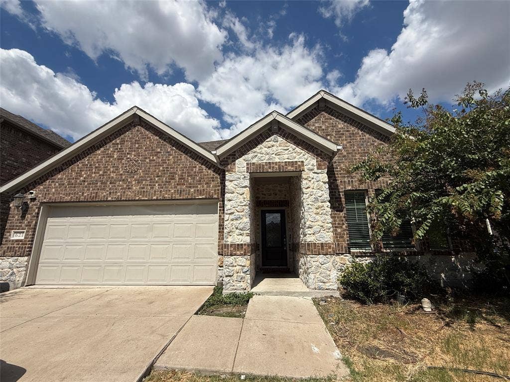 621 Fletcher Drive, Fate, TX 75087