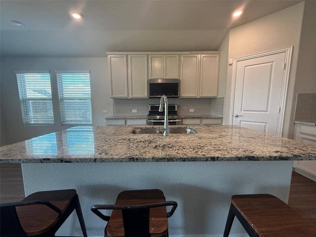 621 Fletcher Drive, Fate, TX 75087