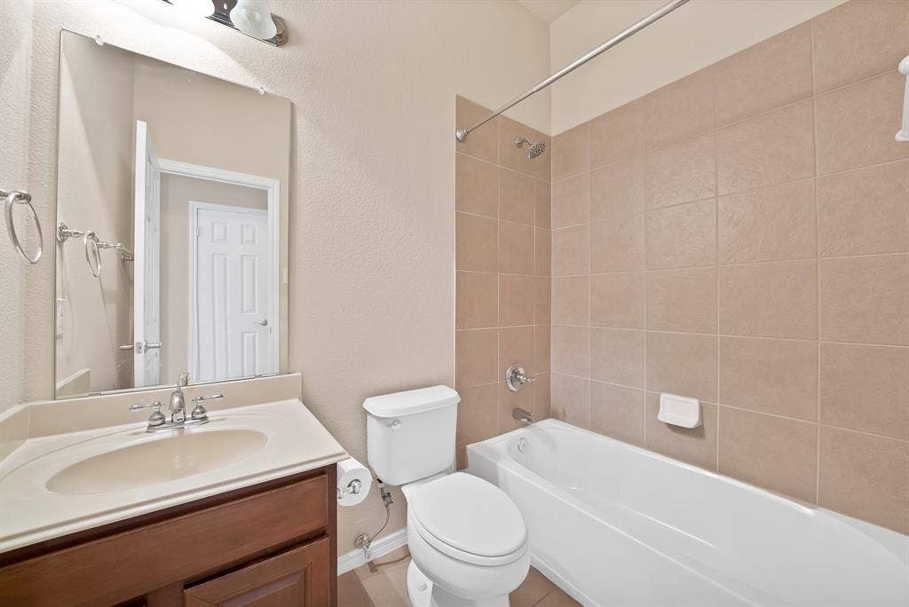 202 Roma Drive, #2005, Lewisville, TX 75067 202 Roma Drive, #2005, Lewisville, TX 75067