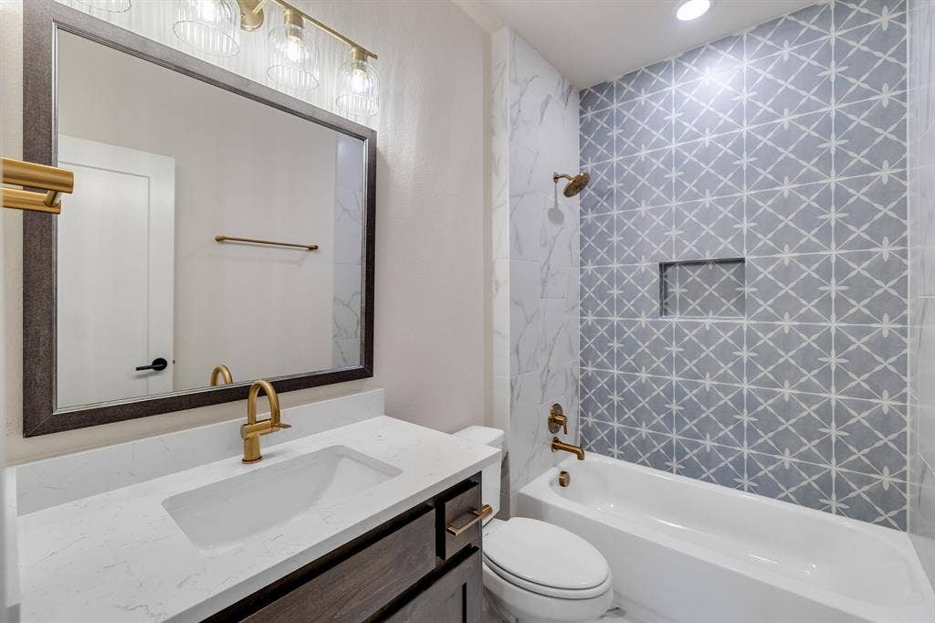 Upstairs Bathroom 3