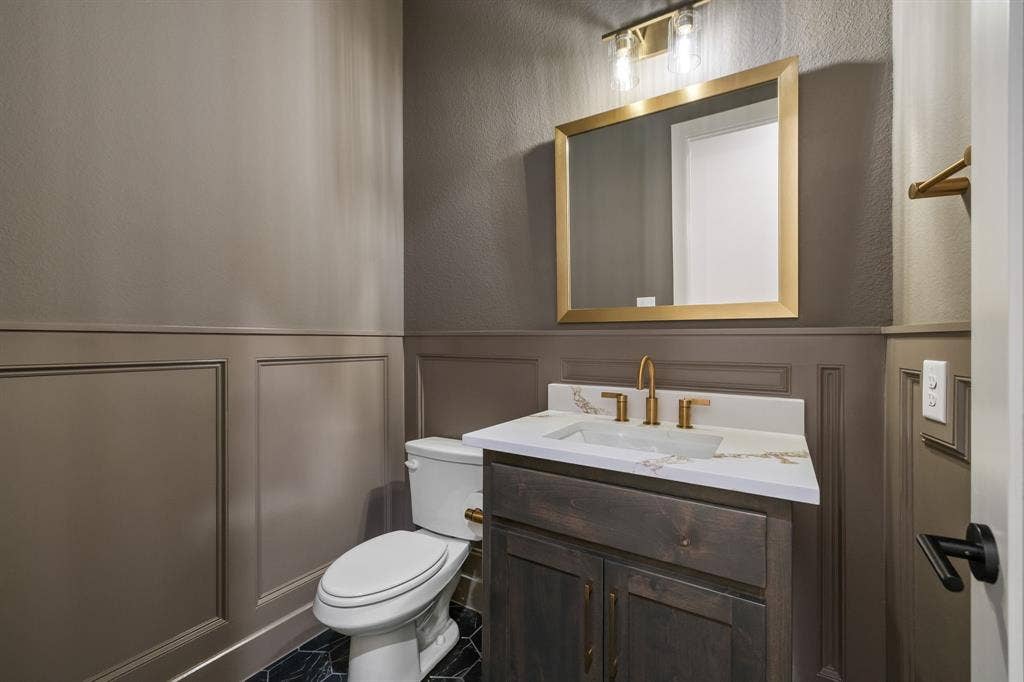 Powder room Downstairs