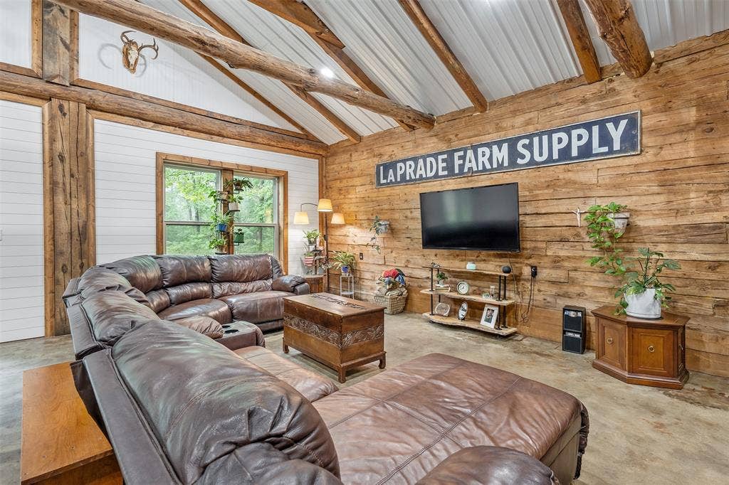 19905 County Road 4130, Lindale, TX 75771 19905 County Road 4130, Lindale, TX 75771