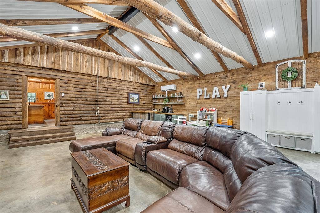 19905 County Road 4130, Lindale, TX 75771 19905 County Road 4130, Lindale, TX 75771