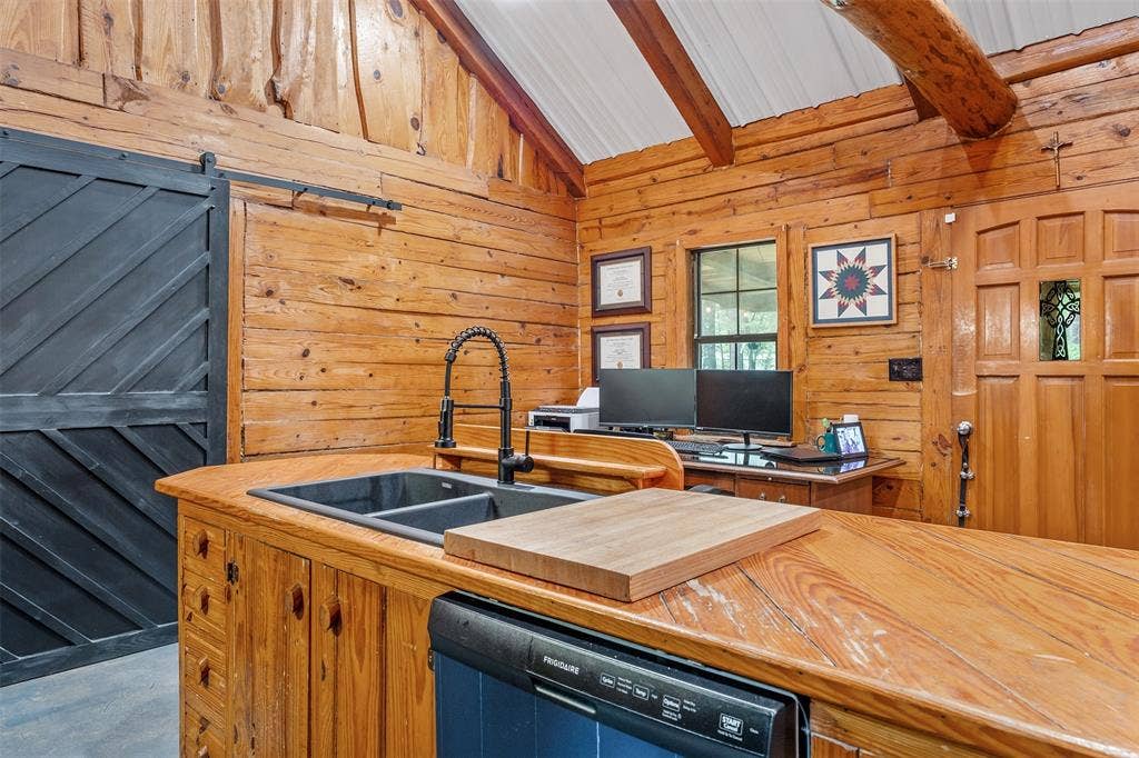 19905 County Road 4130, Lindale, TX 75771 19905 County Road 4130, Lindale, TX 75771