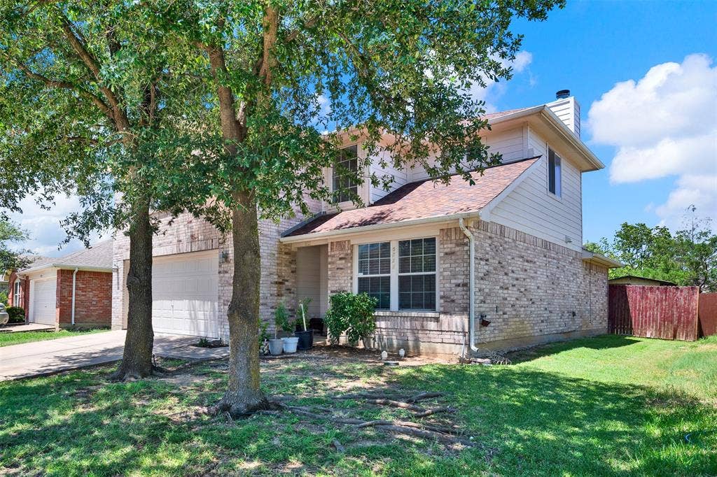 5722 Firethorn Drive, Dallas, TX 75249 5722 Firethorn Drive, Dallas, TX 75249
