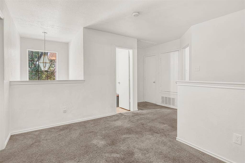 5722 Firethorn Drive, Dallas, TX 75249 5722 Firethorn Drive, Dallas, TX 75249