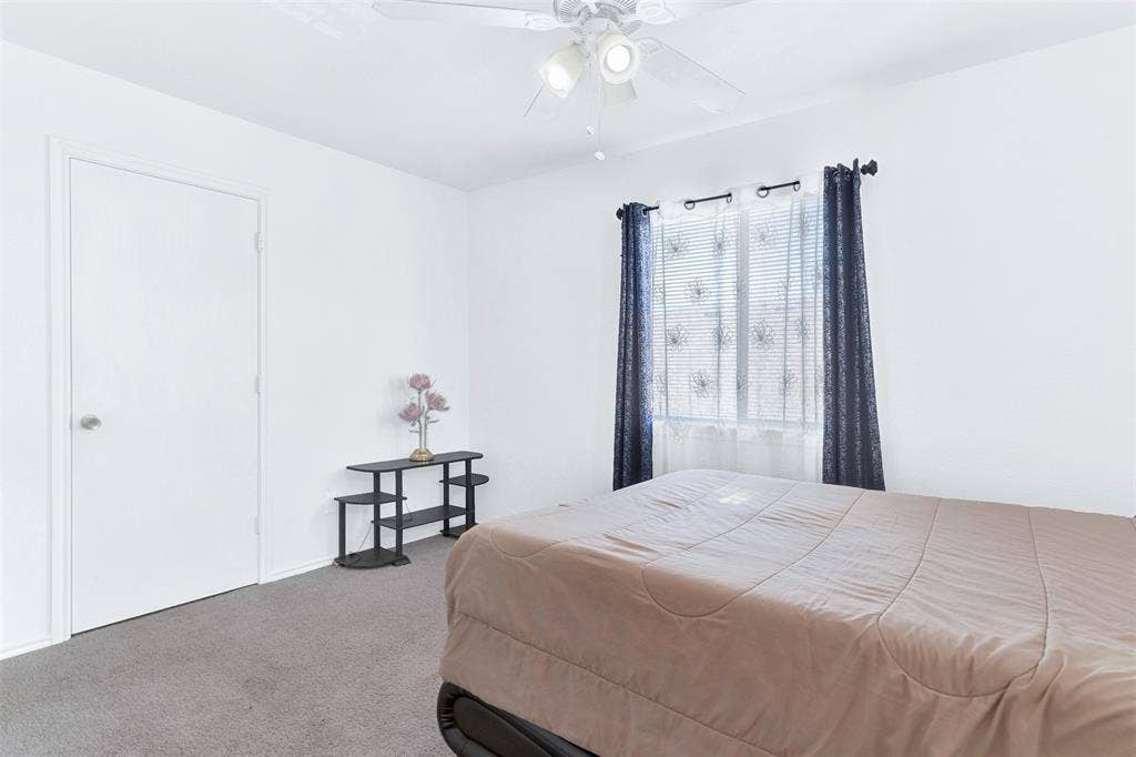 5722 Firethorn Drive, Dallas, TX 75249 5722 Firethorn Drive, Dallas, TX 75249