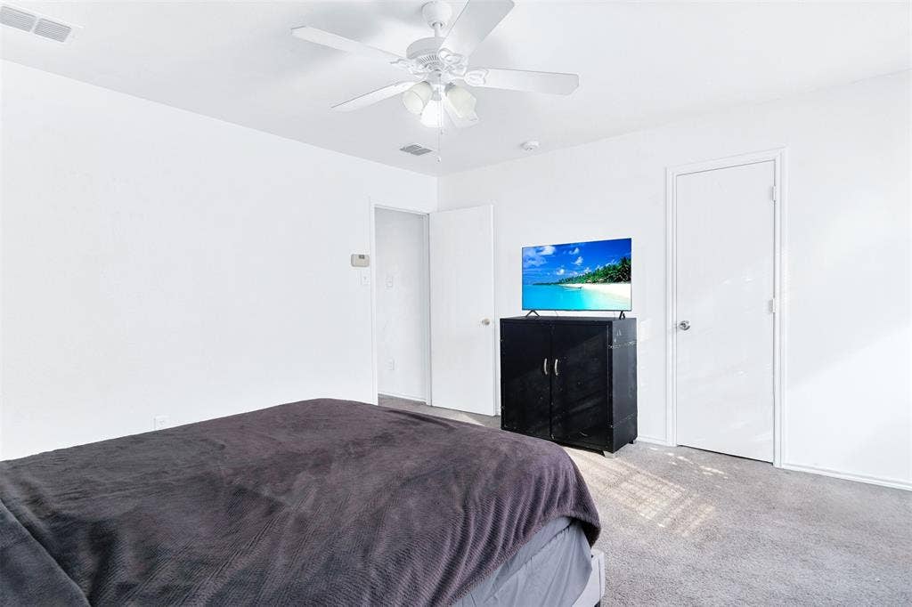 5722 Firethorn Drive, Dallas, TX 75249 5722 Firethorn Drive, Dallas, TX 75249