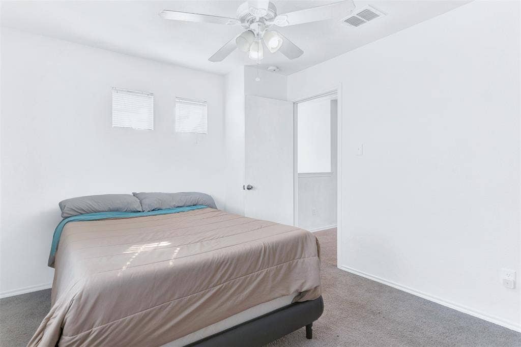 5722 Firethorn Drive, Dallas, TX 75249 5722 Firethorn Drive, Dallas, TX 75249