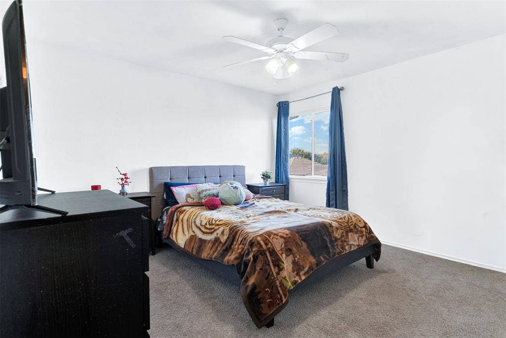 5722 Firethorn Drive, Dallas, TX 75249 5722 Firethorn Drive, Dallas, TX 75249