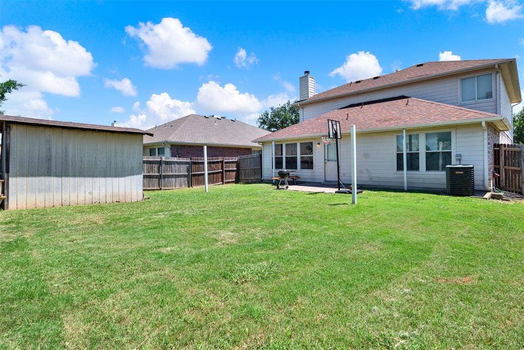 5722 Firethorn Drive, Dallas, TX 75249 5722 Firethorn Drive, Dallas, TX 75249