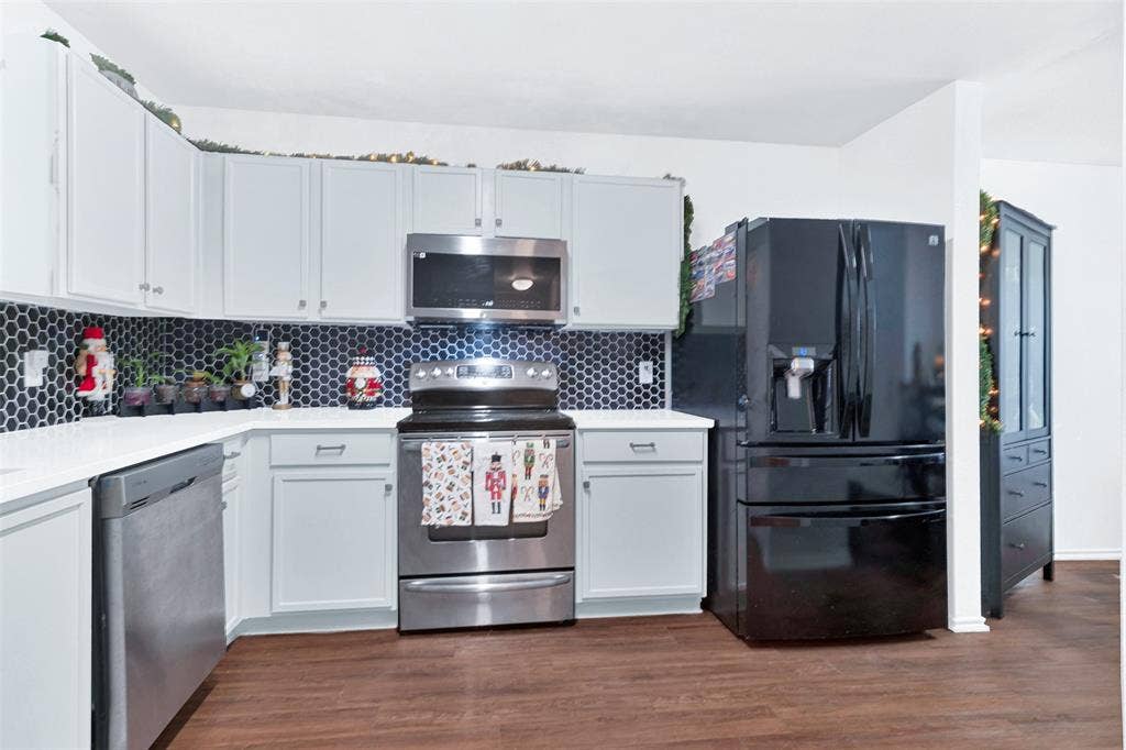 5722 Firethorn Drive, Dallas, TX 75249 5722 Firethorn Drive, Dallas, TX 75249