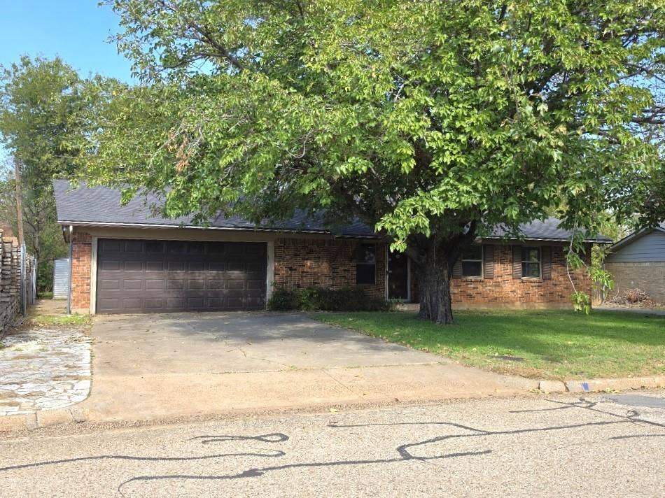 912 Penrod Drive, Granbury, TX 76048 912 Penrod Drive, Granbury, TX 76048