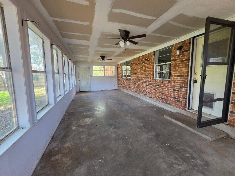 912 Penrod Drive, Granbury, TX 76048 912 Penrod Drive, Granbury, TX 76048