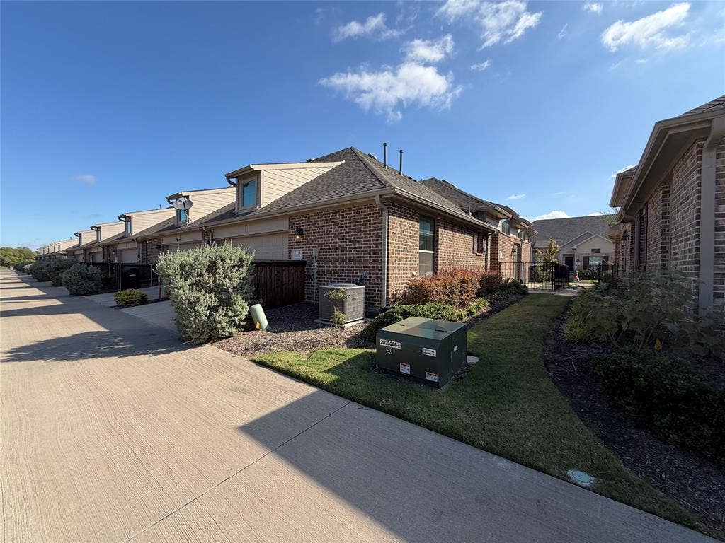 7219 Calistoga Lane, Grand Prairie, TX 75054 7219 Calistoga Lane, Grand Prairie, TX 75054