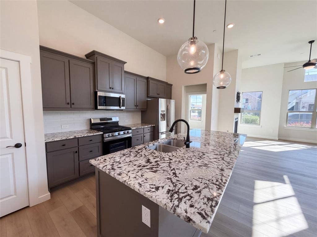 7219 Calistoga Lane, Grand Prairie, TX 75054 7219 Calistoga Lane, Grand Prairie, TX 75054