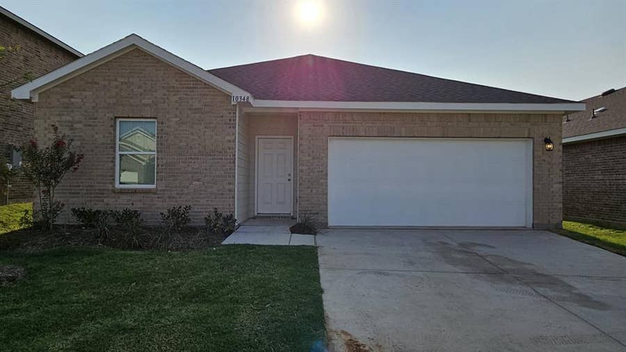Property photo for 10348 Rosegreen Lane, Fort Worth, TX