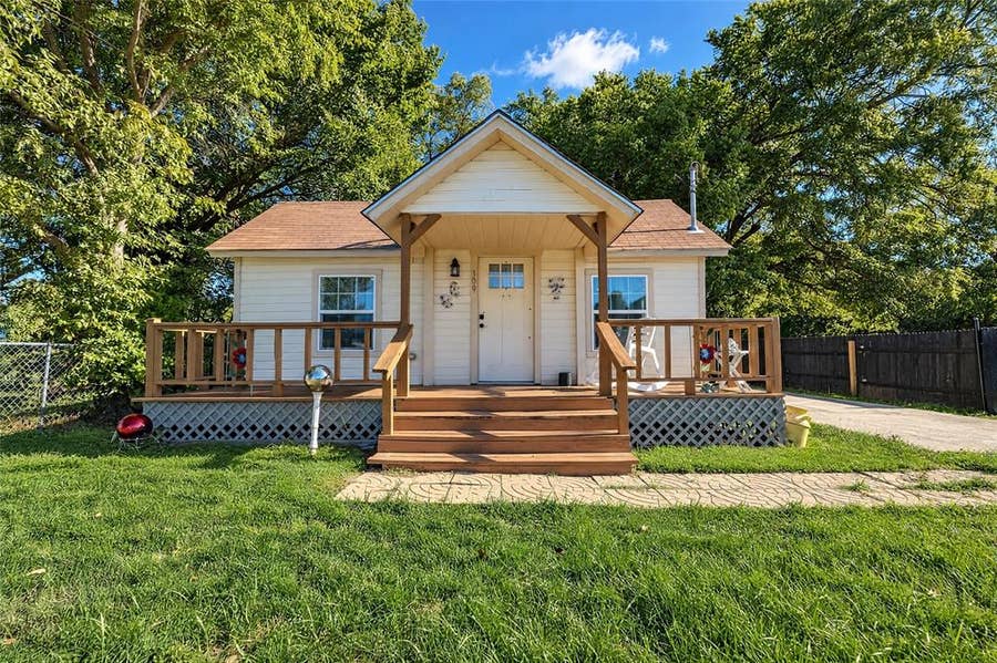 Property photo for 309 E Wilbarger Street, Bowie, TX