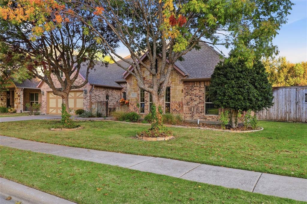 1614 Jeffrey Drive, Wylie, TX 75098 Front yard with beautiful mature trees and large sideyard