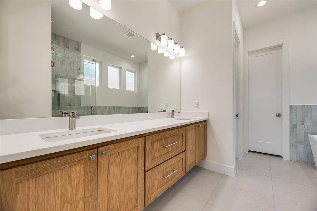 1830 S Marsalis Avenue, Dallas, TX 75216 1830 S Marsalis Avenue, Dallas, TX 75216