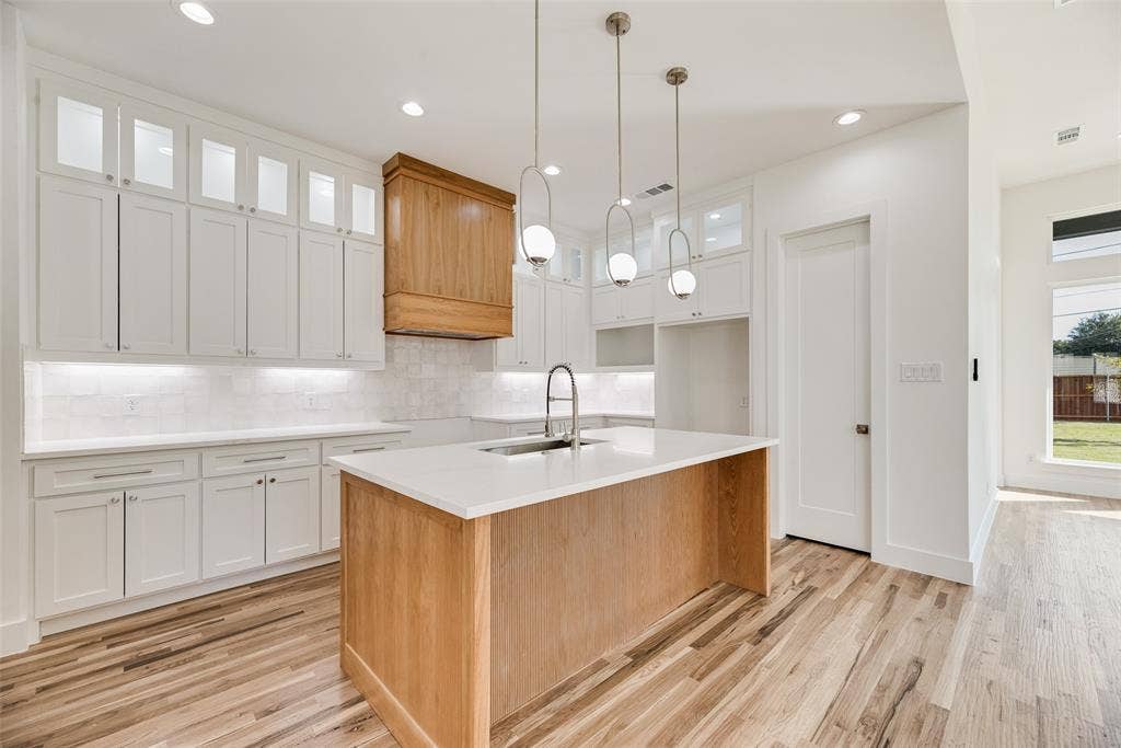 1830 S Marsalis Avenue, Dallas, TX 75216 1830 S Marsalis Avenue, Dallas, TX 75216