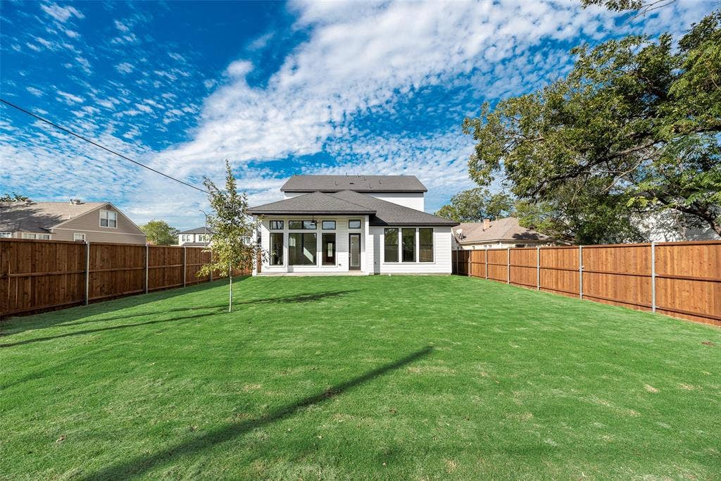 1830 S Marsalis Avenue, Dallas, TX 75216 1830 S Marsalis Avenue, Dallas, TX 75216