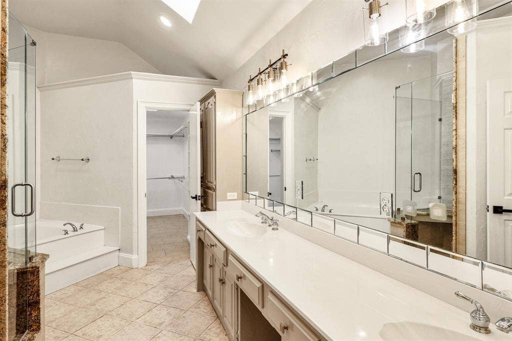 2912 Bluffview Drive, Garland, TX 75043 2912 Bluffview Drive, Garland, TX 75043