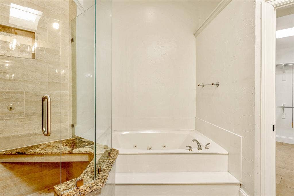 2912 Bluffview Drive, Garland, TX 75043 2912 Bluffview Drive, Garland, TX 75043