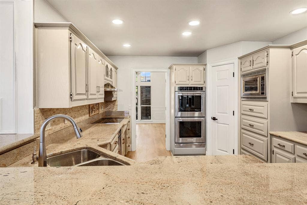2912 Bluffview Drive, Garland, TX 75043 2912 Bluffview Drive, Garland, TX 75043