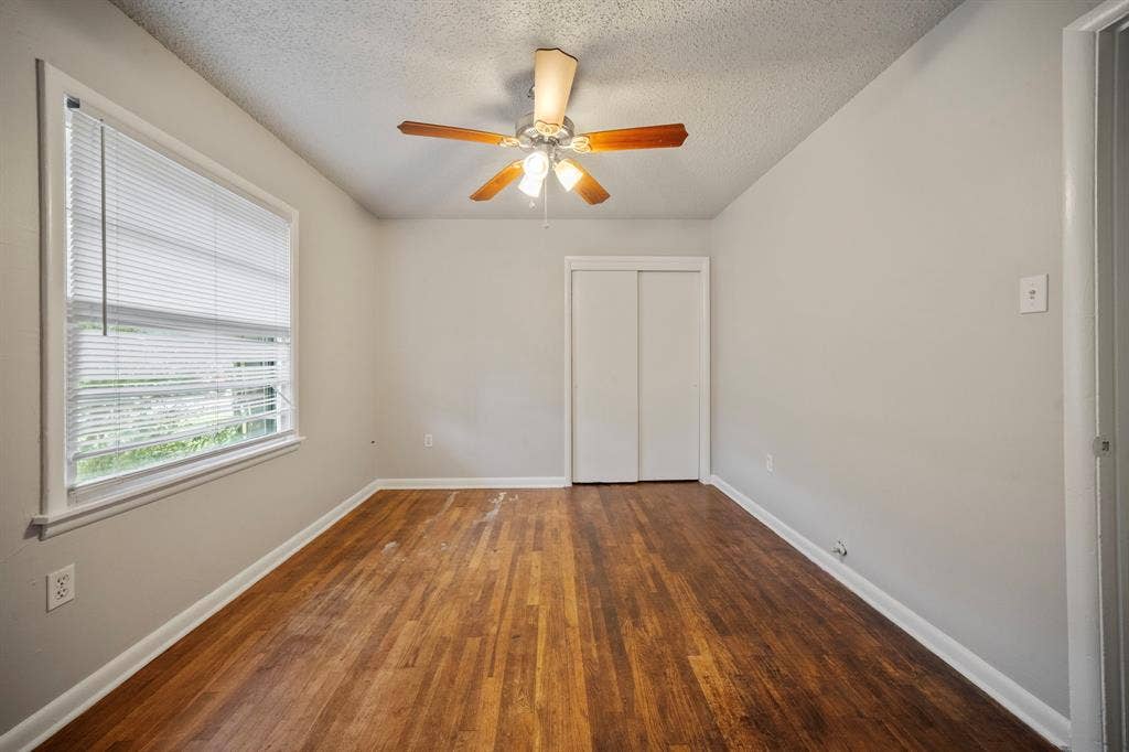 514 E University Avenue, Waxahachie, TX 75165 514 E University Avenue, Waxahachie, TX 75165