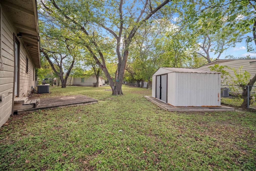 514 E University Avenue, Waxahachie, TX 75165 514 E University Avenue, Waxahachie, TX 75165