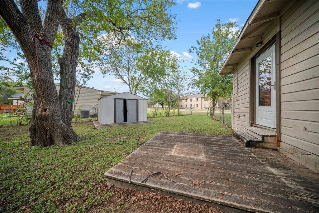 514 E University Avenue, Waxahachie, TX 75165 514 E University Avenue, Waxahachie, TX 75165