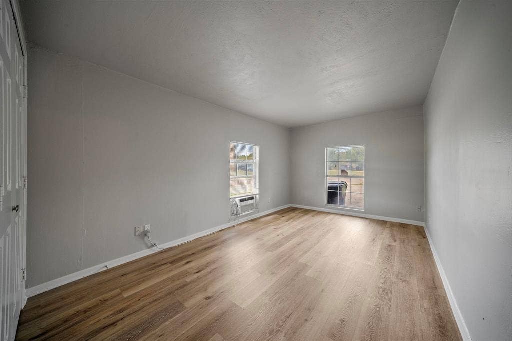514 E University Avenue, Waxahachie, TX 75165 514 E University Avenue, Waxahachie, TX 75165