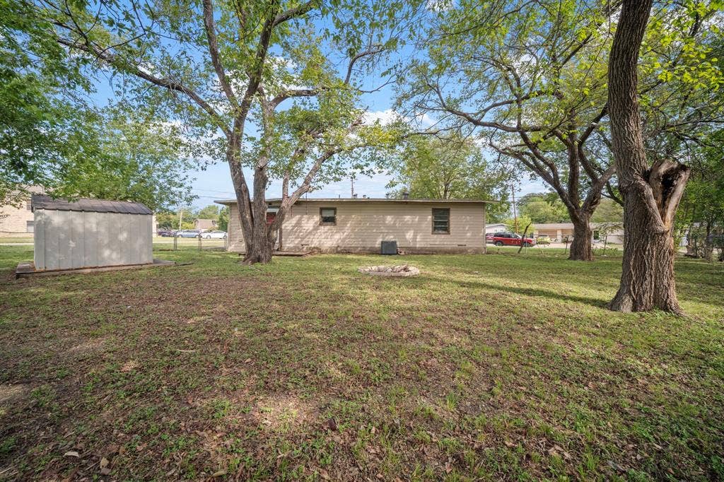 514 E University Avenue, Waxahachie, TX 75165 514 E University Avenue, Waxahachie, TX 75165