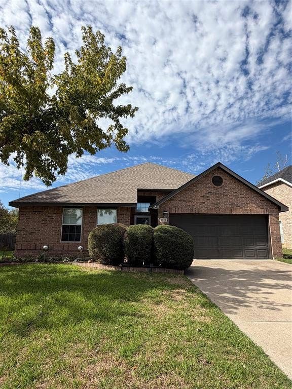 Property photo for 1916 Cheshire Drive, Grapevine, TX