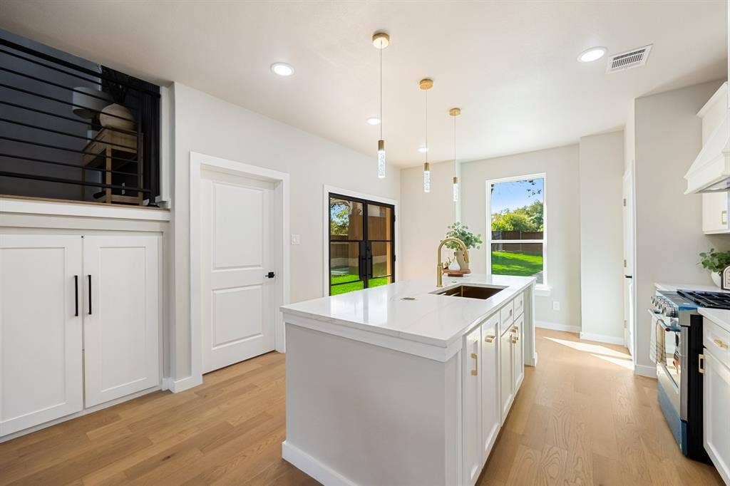 1103 S Tyler Street, Dallas, TX 75208 1103 S Tyler Street, Dallas, TX 75208
