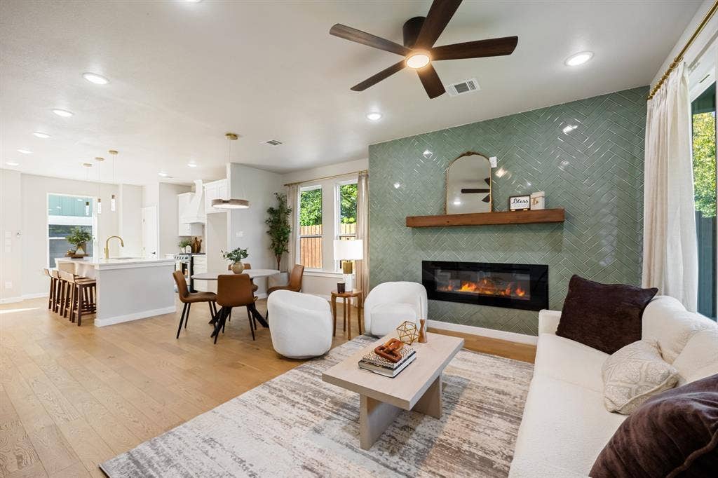 1103 S Tyler Street, Dallas, TX 75208 1103 S Tyler Street, Dallas, TX 75208