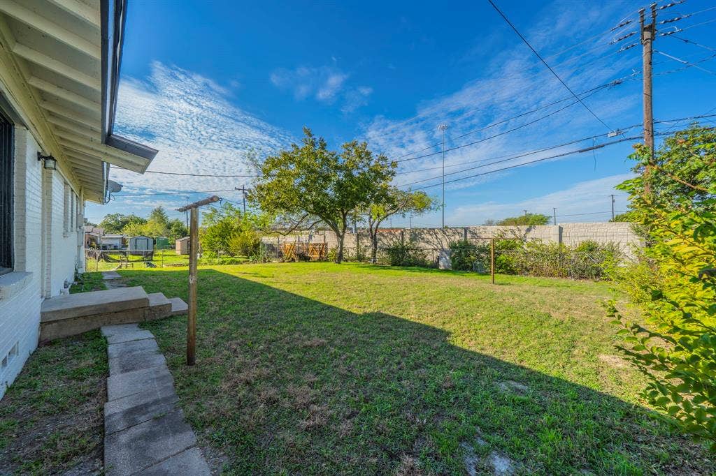 4147 Huckleberry Circle, Dallas, TX 75216 4147 Huckleberry Circle, Dallas, TX 75216