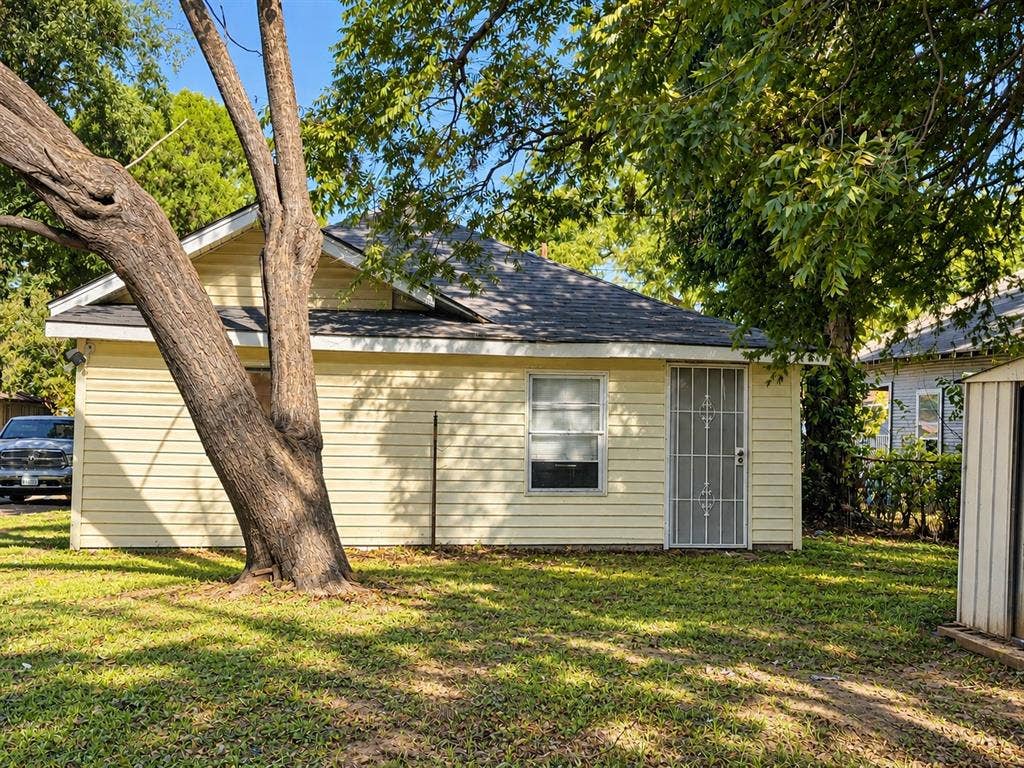 3234 Spring Avenue, Dallas, TX 75215 3234 Spring Avenue, Dallas, TX 75215