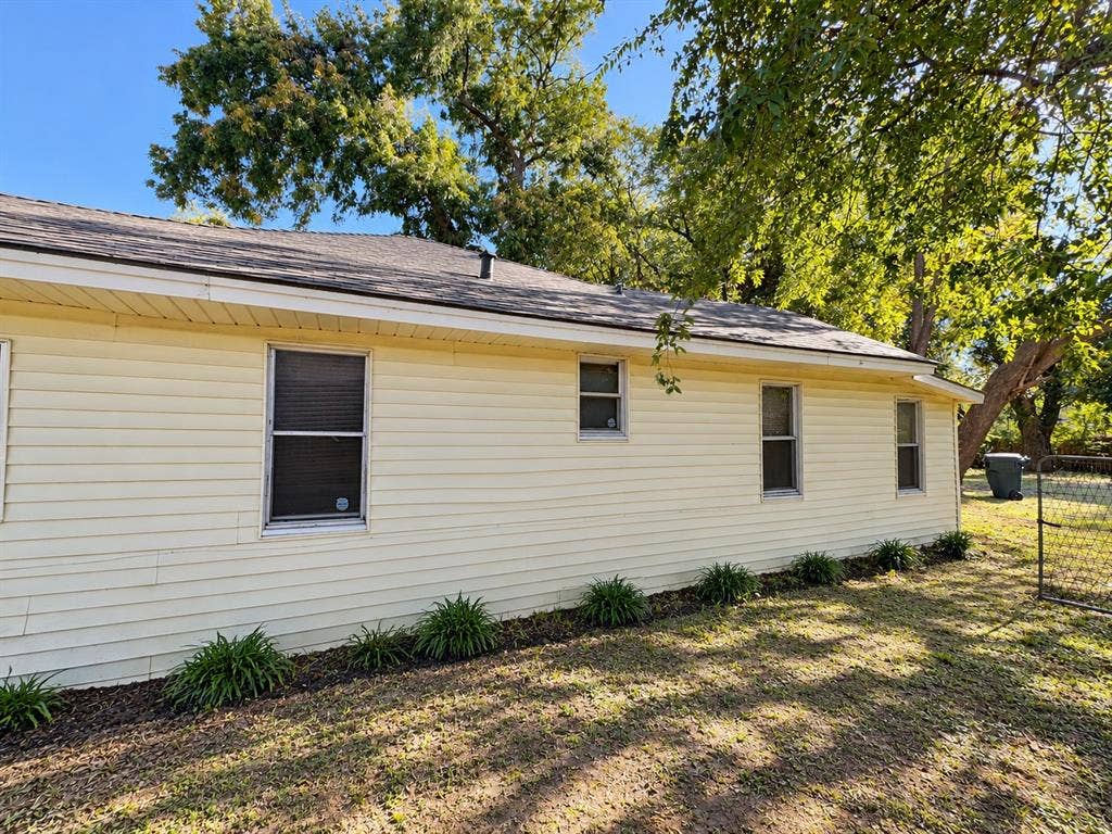 3234 Spring Avenue, Dallas, TX 75215 3234 Spring Avenue, Dallas, TX 75215