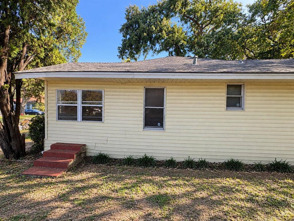 3234 Spring Avenue, Dallas, TX 75215 3234 Spring Avenue, Dallas, TX 75215