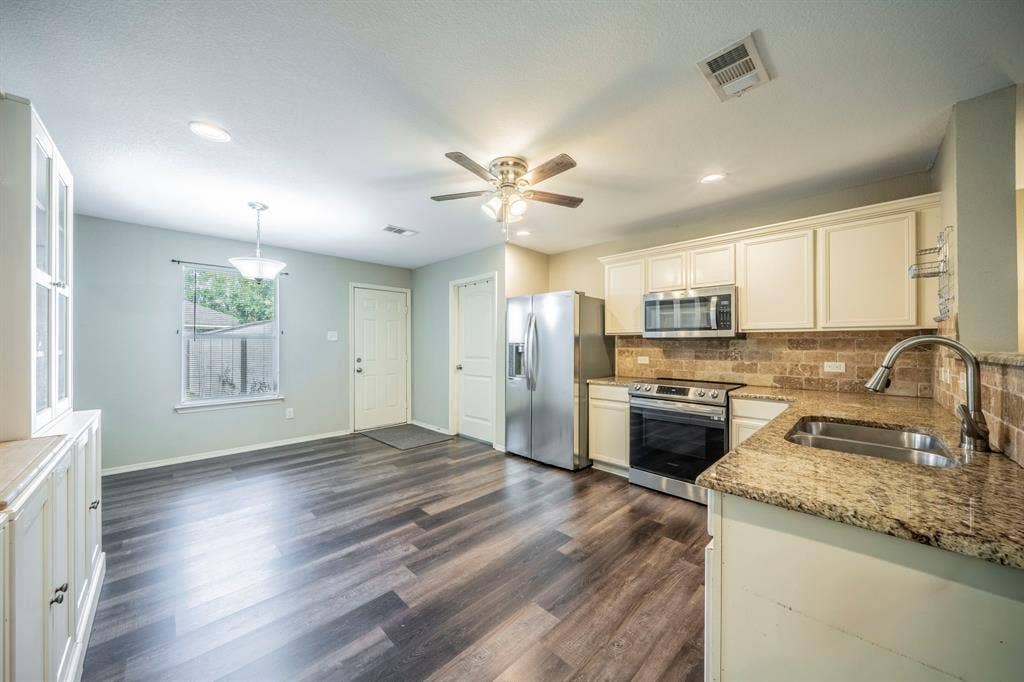 1803 Brookwood Drive, Terrell, TX 75160