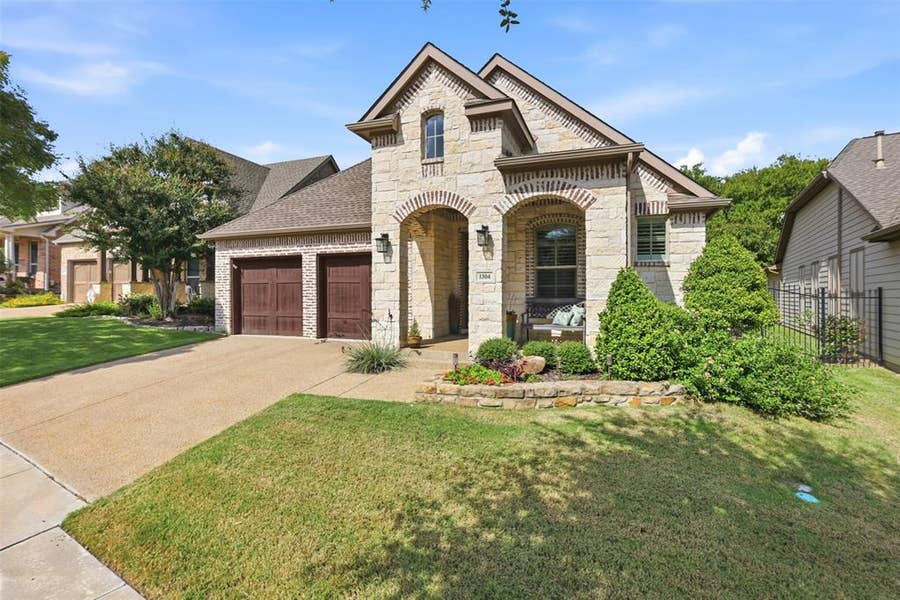 Property photo for 1304 Steepleview Lane, McKinney, TX