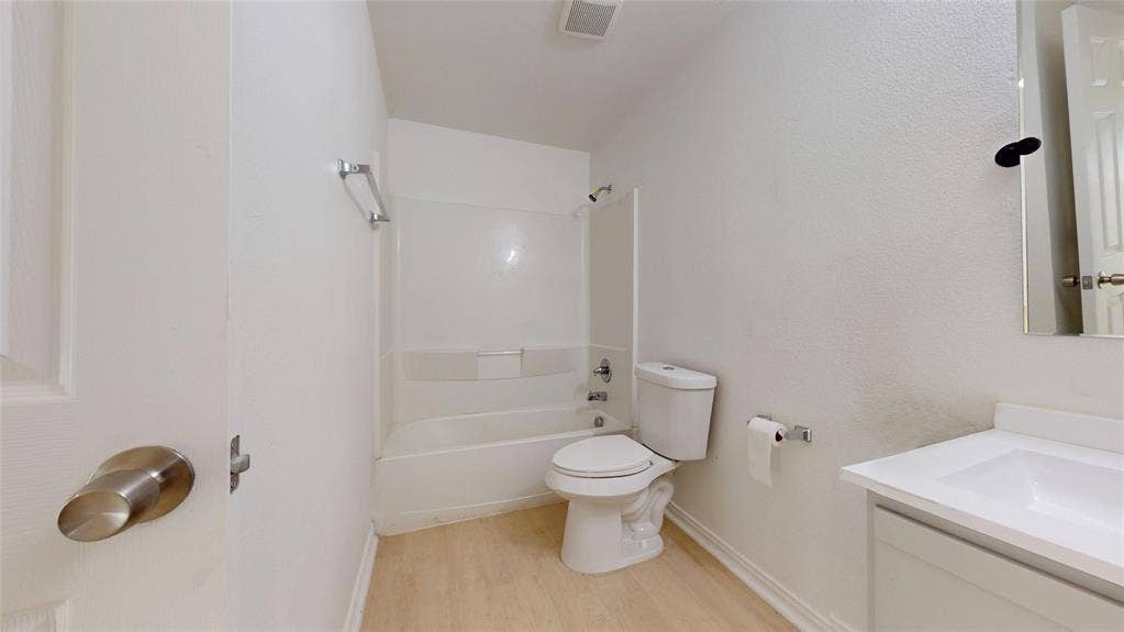 3823 Colonial Avenue, Dallas, TX 75215 3823 Colonial Avenue, Dallas, TX 75215